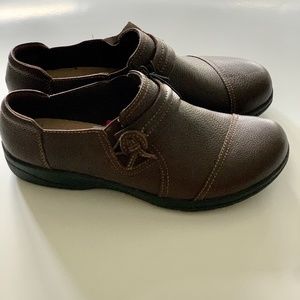 Clark Collection Brown Loafers Size 6